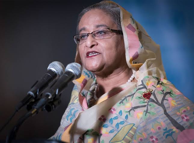 ঝুঁকি জেনেও দেশে ফিরে আইনি লড়াইয়ের ঘোষণা শেখ হাসিনার